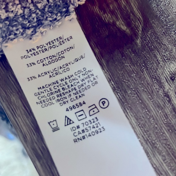 LOFT - light blue sweater tank size L - like new! - Picture 4 of 4